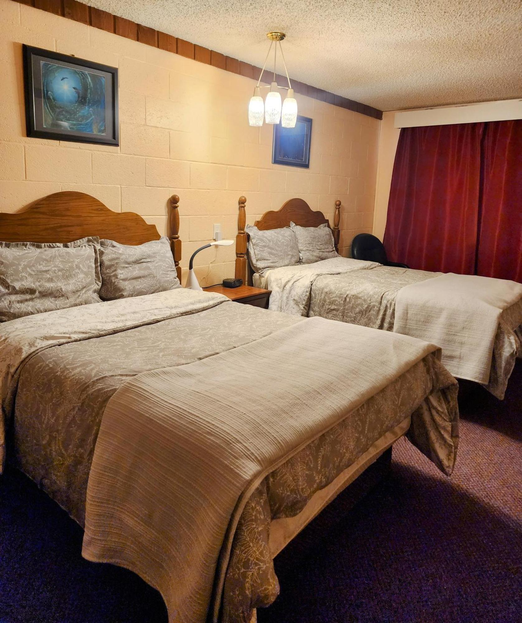 Cedar Villa Motel Foremost Zewnętrze zdjęcie